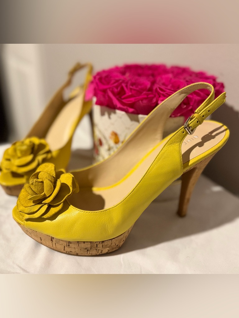 Nine West Yellow Leather Floral Accent Slingback Heels - Size 10